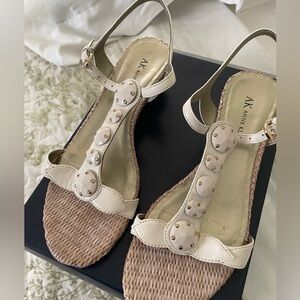 Anne Klein size 7.5 cream sandals